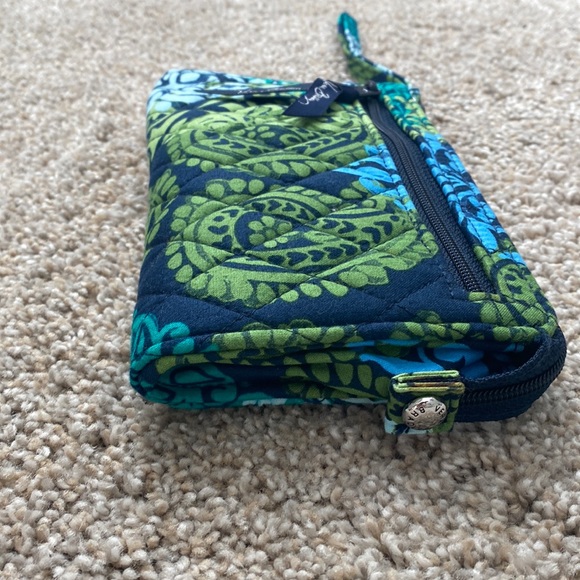 Vera Bradley Wristlet - Picture 5 of 6